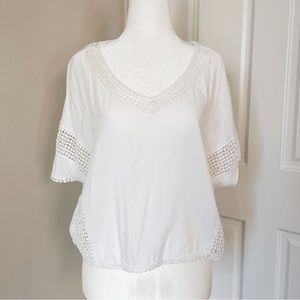 H&M Divided Boho Coastal Beach White Cutout Top Size US 6, XS-S